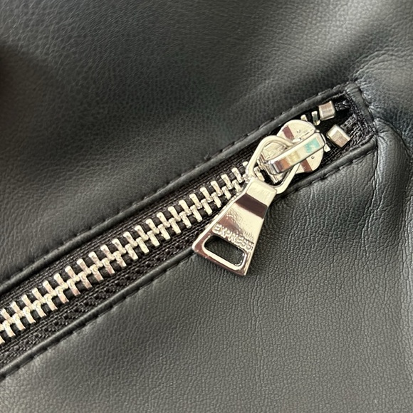 Black Express pleather skirt - Picture 4 of 4